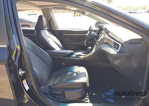 2018 Toyota Camry Se z USA, uszkodzony, nr VIN 4T1B11HK2JU143880